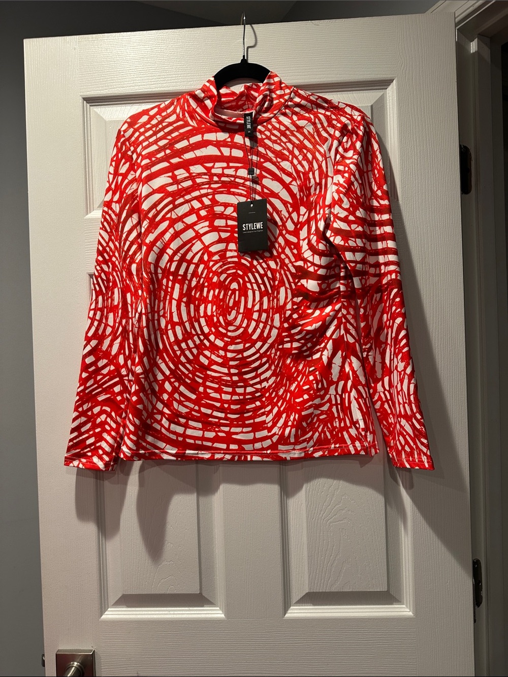 STYLEWE Red and White Long Sleeve Swirl Print Top - Picture 2 of 2